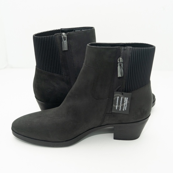 Vionic  - Shantelle Ankle Boots — 11 Wide Width - Picture 6 of 10